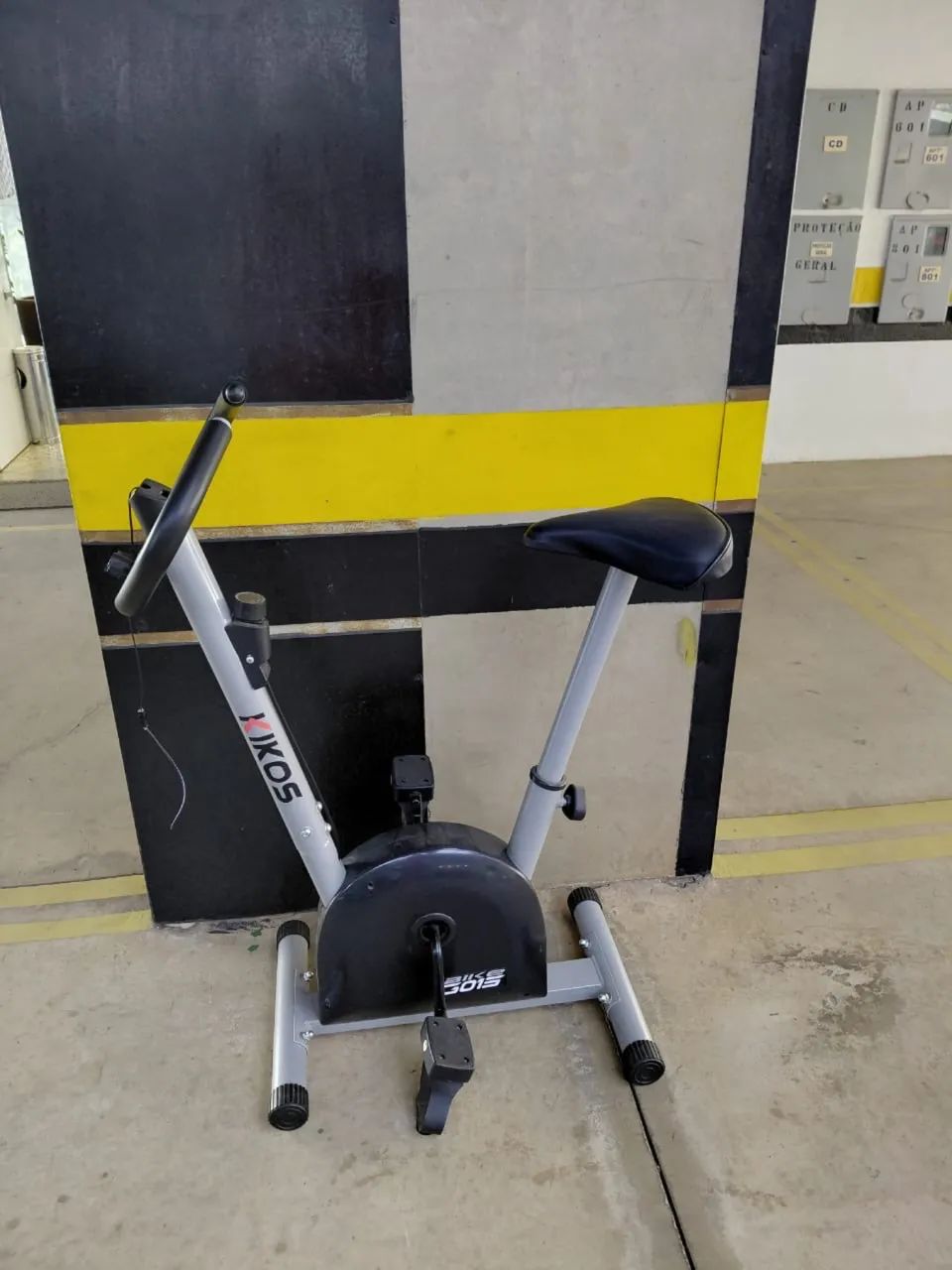 Bicicleta Ergométrica KIKOS HC 3015 Usada