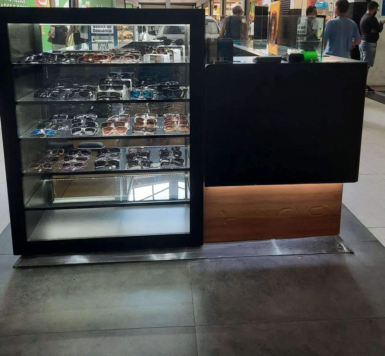 Quiosque em bom estado para shopingg