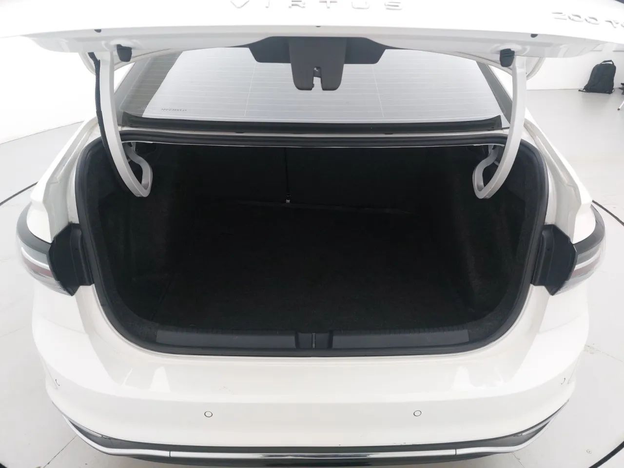 Volkswagen Virtus Highline 200 TSI 1.0 Flex 12V Aut, foto 9 de 18