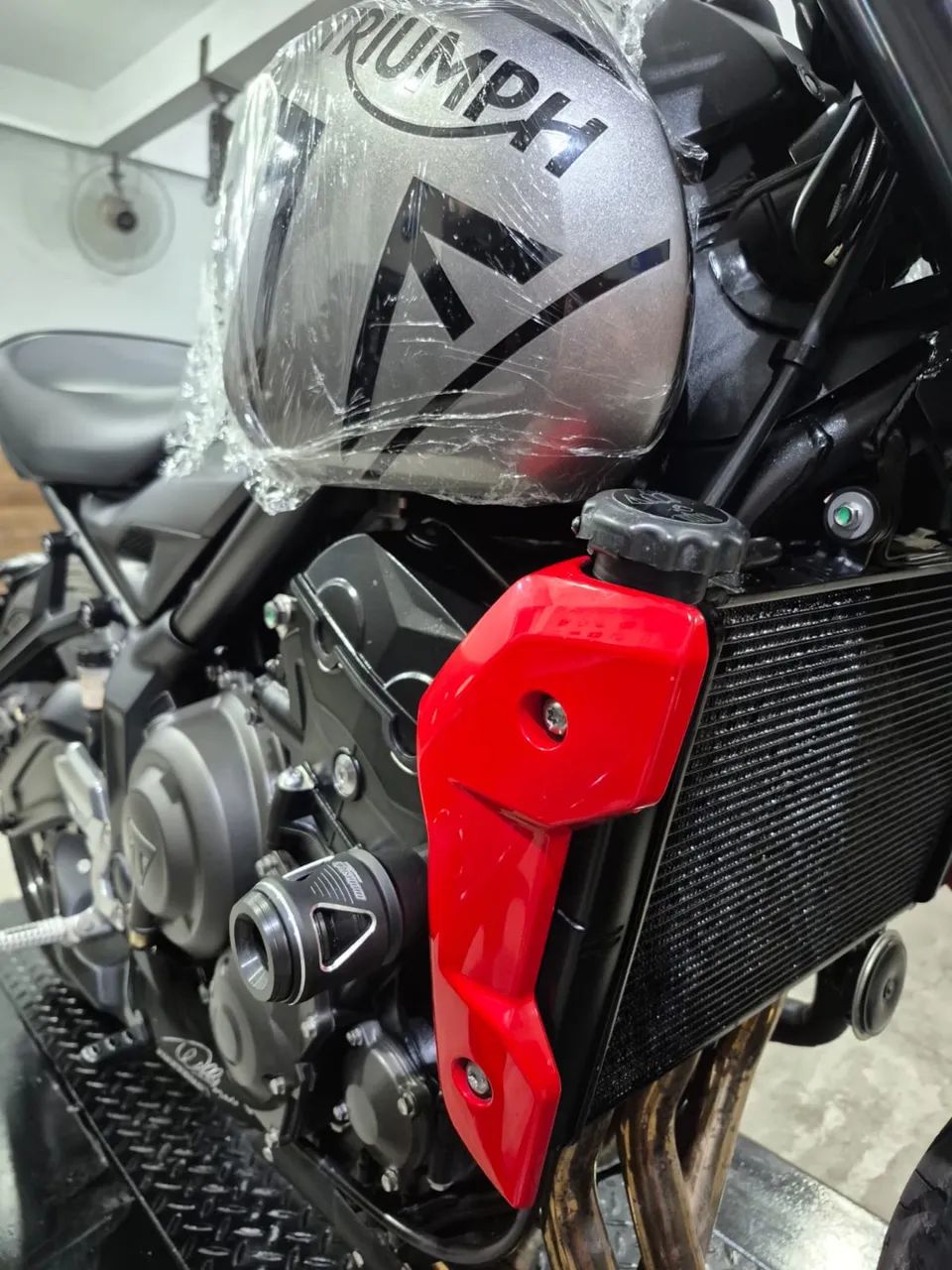 Triumph Trident 660 - Foto 4