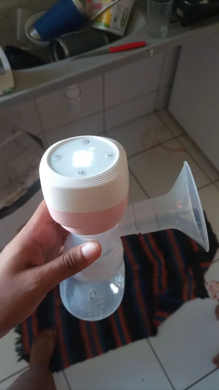 Vendo bomba tirar leite elétrica 