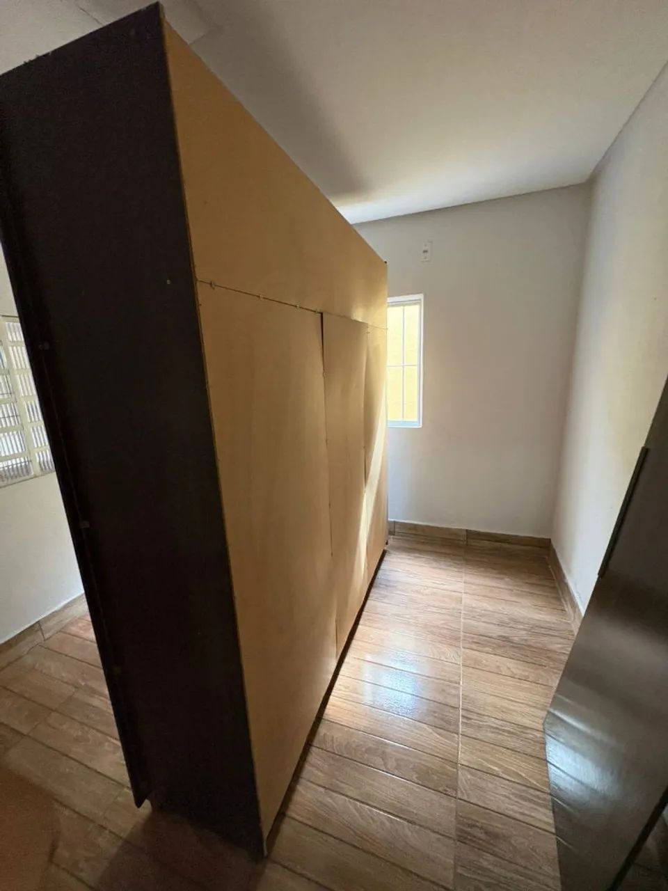 Guarda roupa com defeito em uma das portas - Foto 2