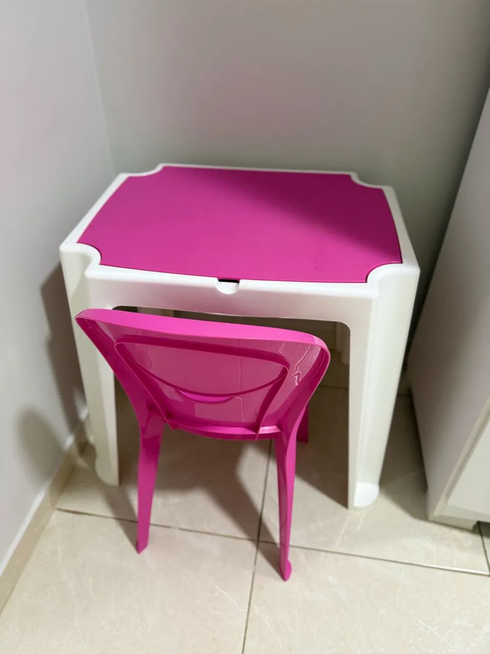 mesa + cadeira infantil Tramontina com baú 