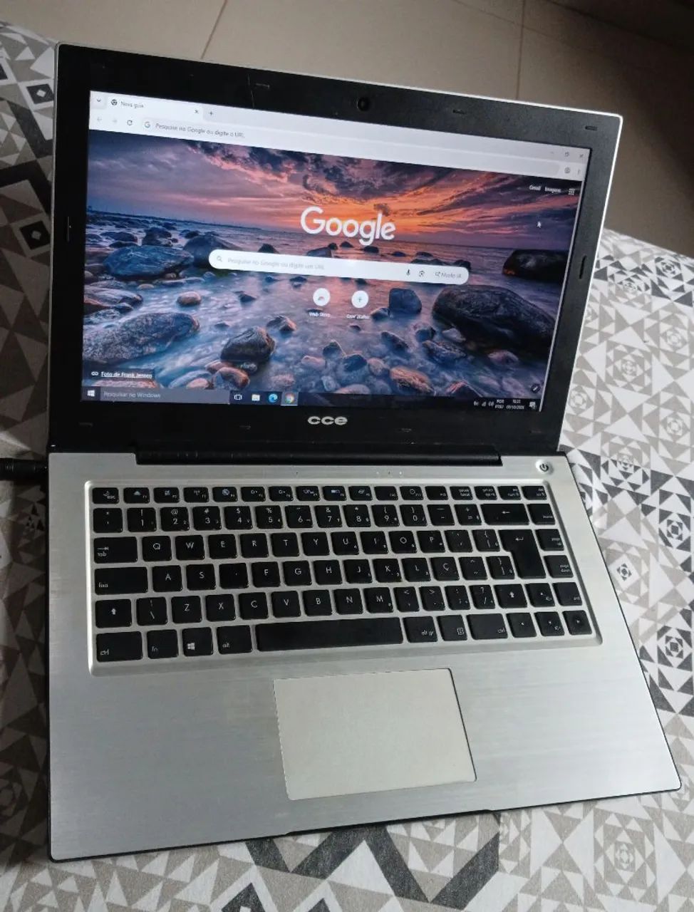 Notebook Zerado / 4GB RAM / Intel Core i3 - Foto 2