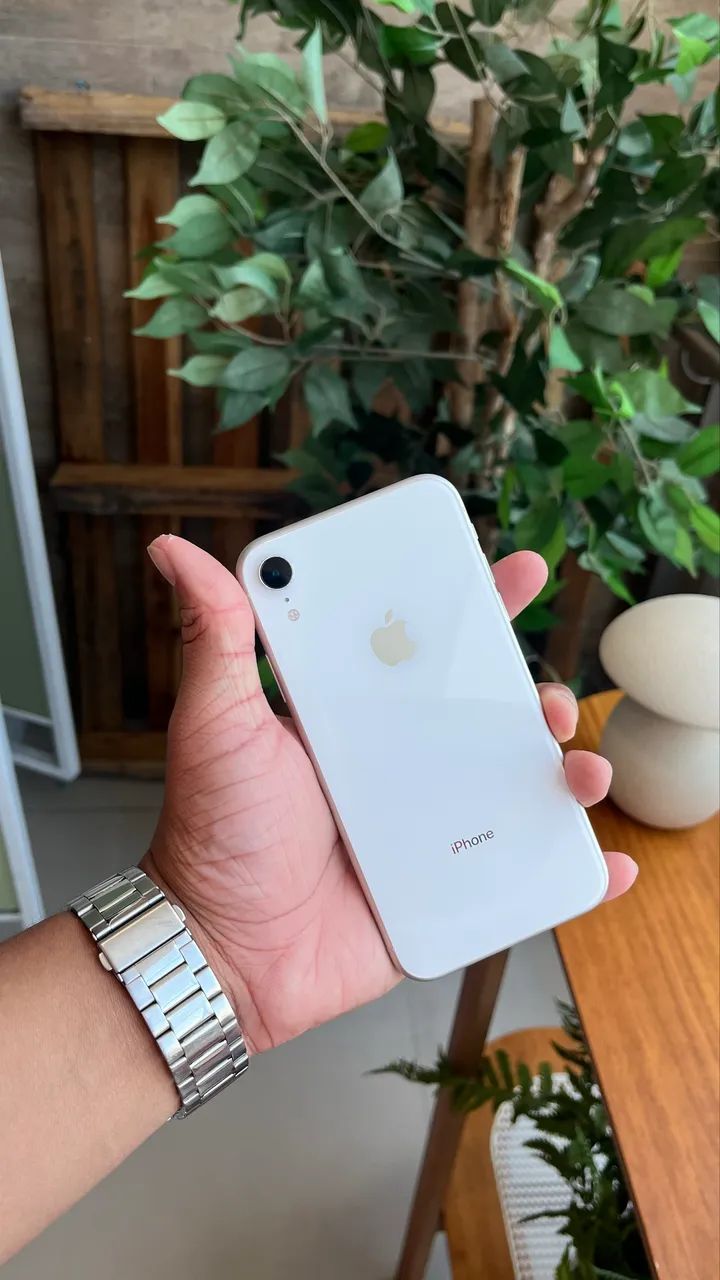 iPhone XR Branco - Bateria 100% - carregador lacrado 
