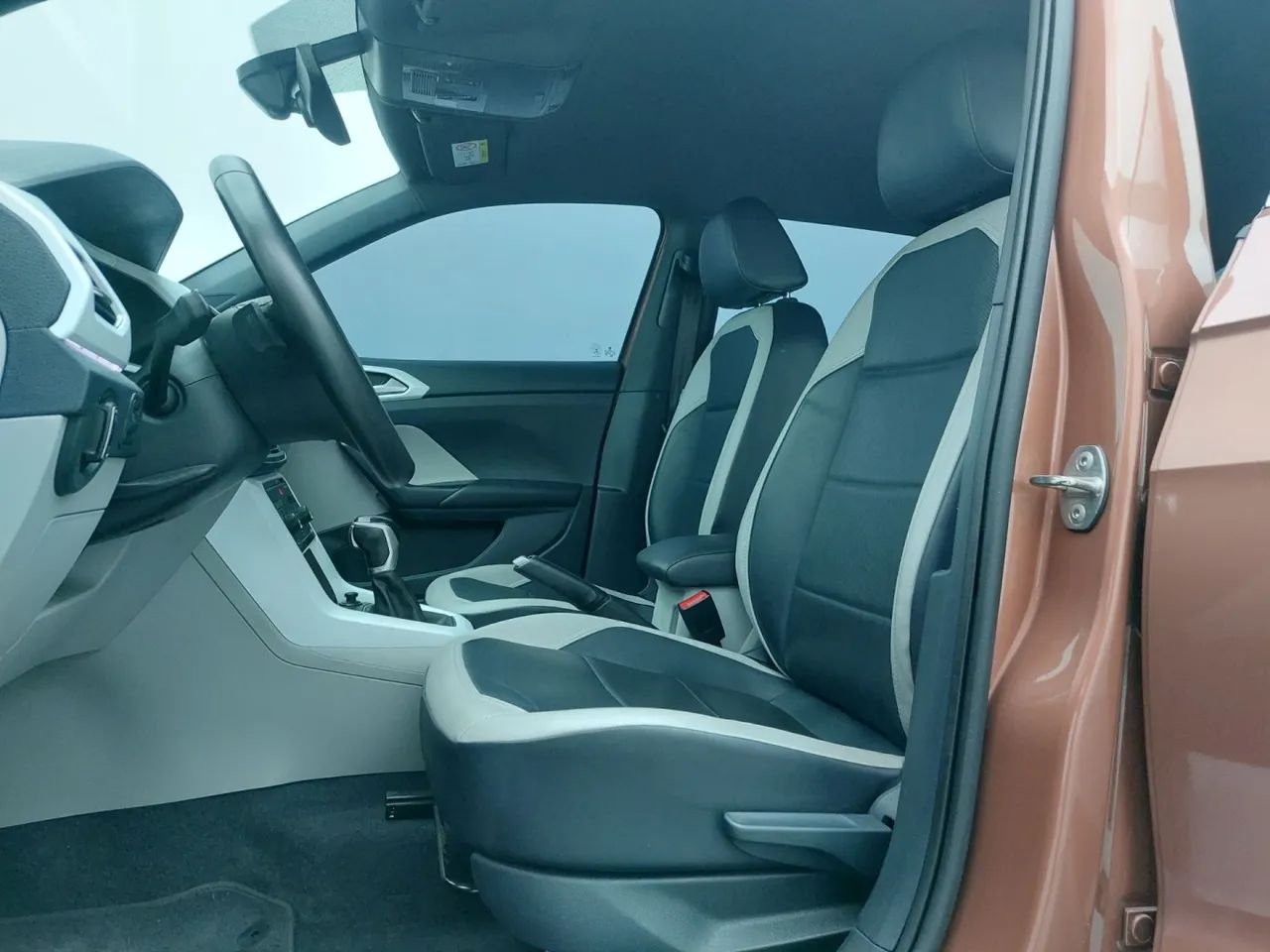 Volkswagen T-Cross Highline 1.4 TSI Flex 16V 5P AUT, foto 16 de 18