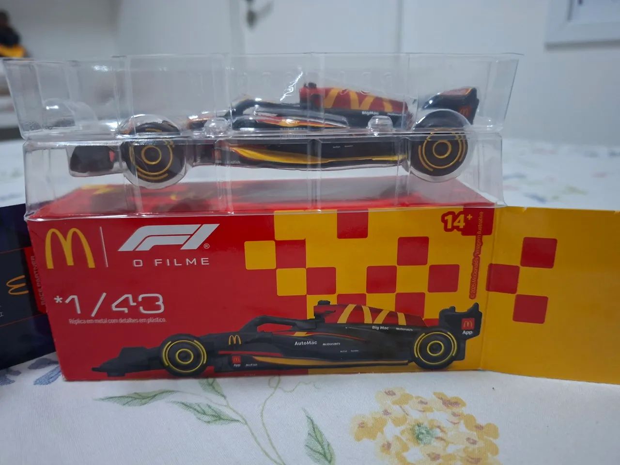 Dupla de Miniaturas F1 Mc Donalds escala 1/43. - Foto 3