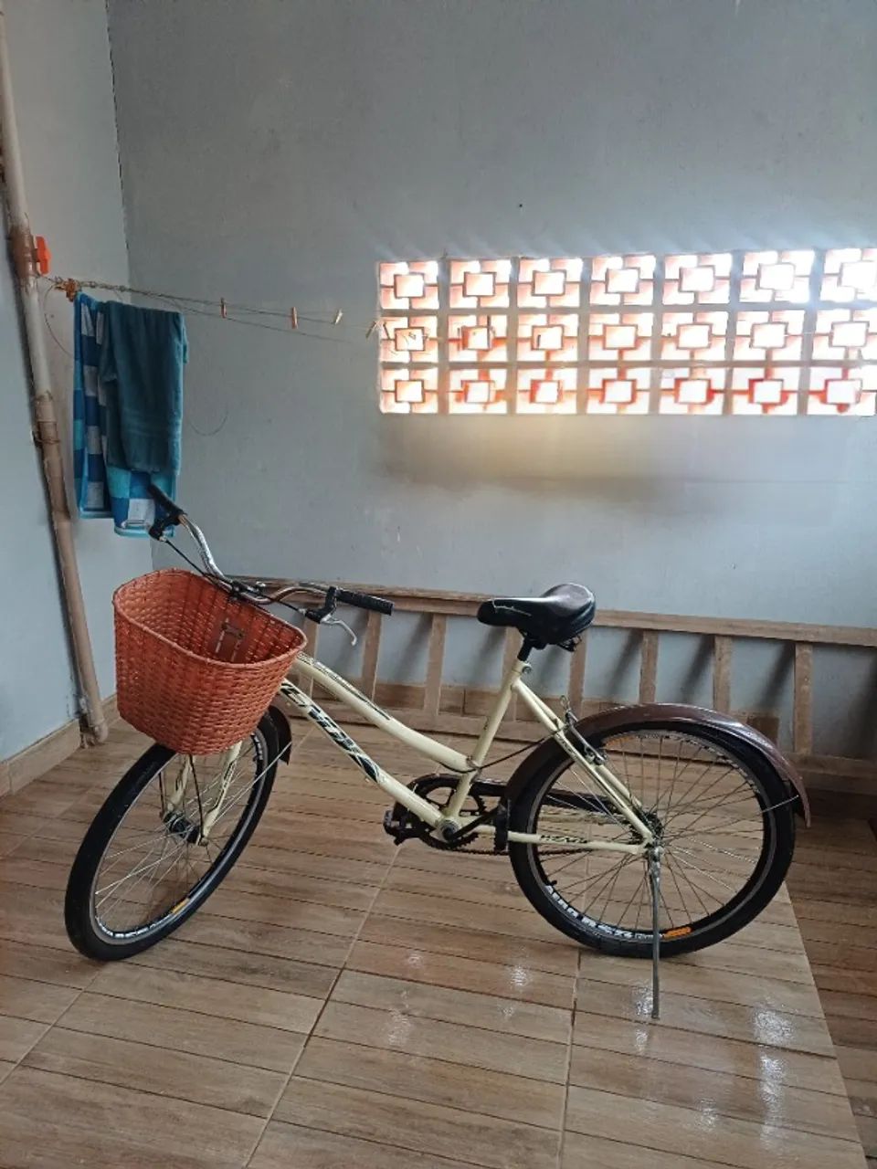 Bicicleta Feminina Aro 26 com Cestinha - Foto 3