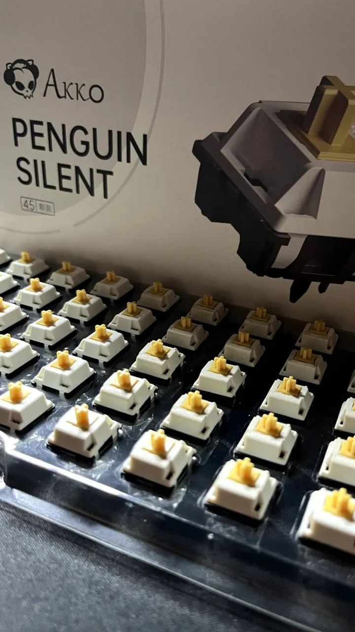 Kit de Switches Akko Penguin Silent (2 Caixas)