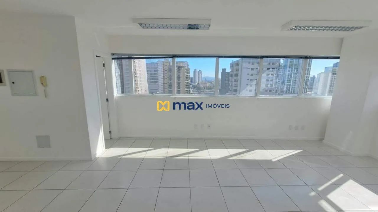 Sala Comercial com 33,94 m² e 1 Vaga de Garagem, bairro Centro, Itajaí - Foto 4