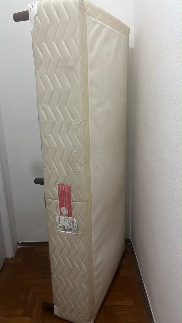Cama de solteiro box (só base)