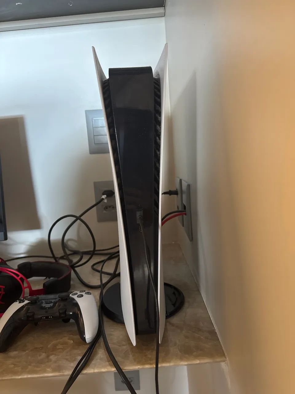 PS5 com controle especial e headfone - Foto 5