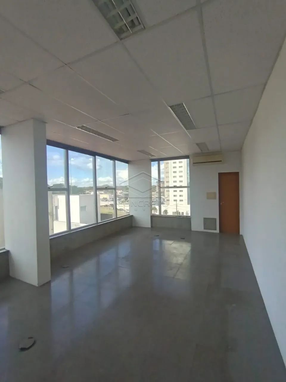 EDIFÍCIO COMERCIAL EUROPA - EXCELENTE SALA COMERCIAL AS MARGENS DA AV GETÚLIO VARGAS - Foto 2