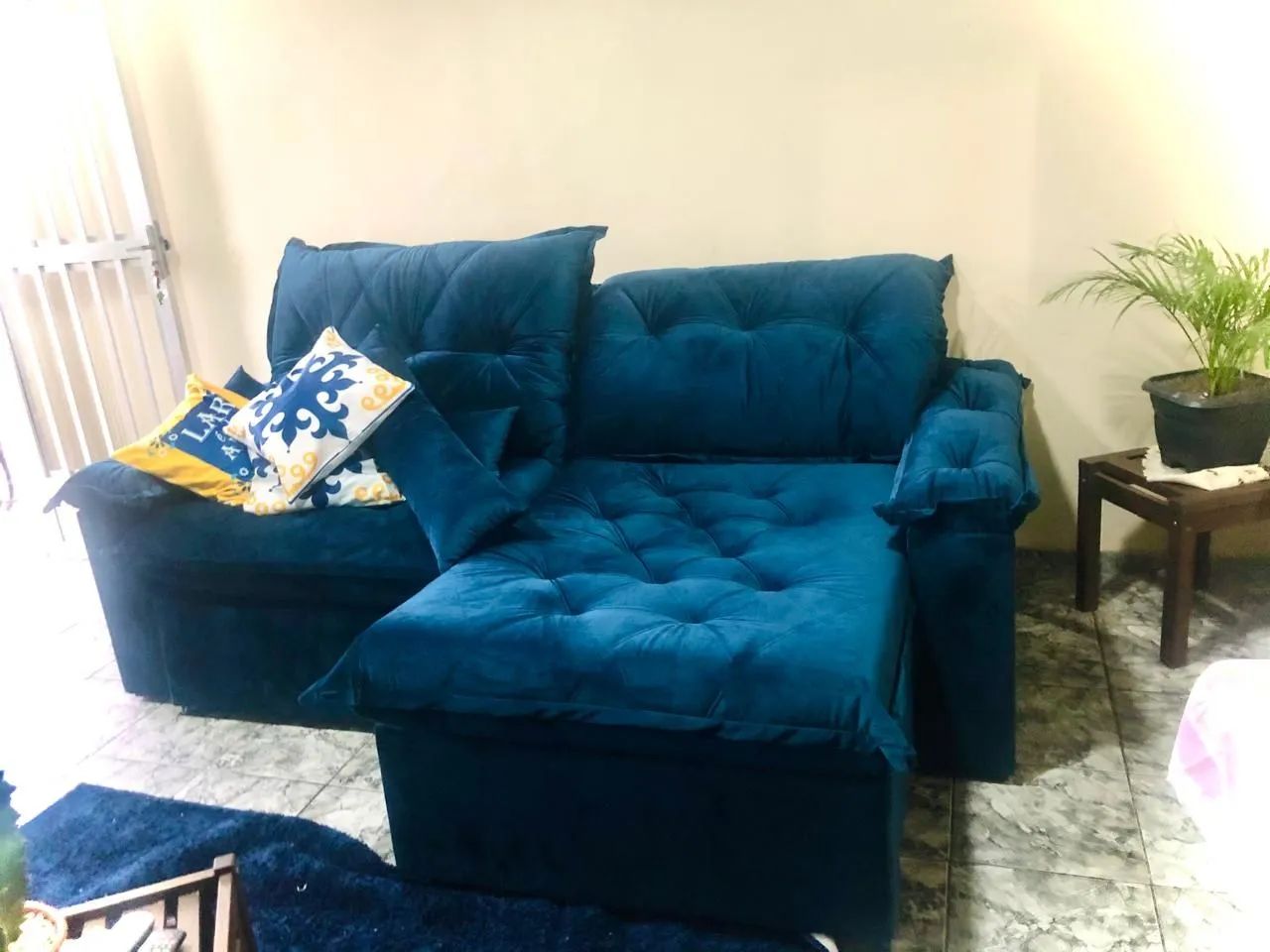 Sofá Retrátil e Reclinável Azul Veludo - Super Confortável / Conservado