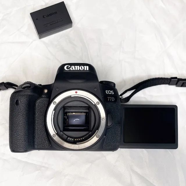 Câmera Canon 77D