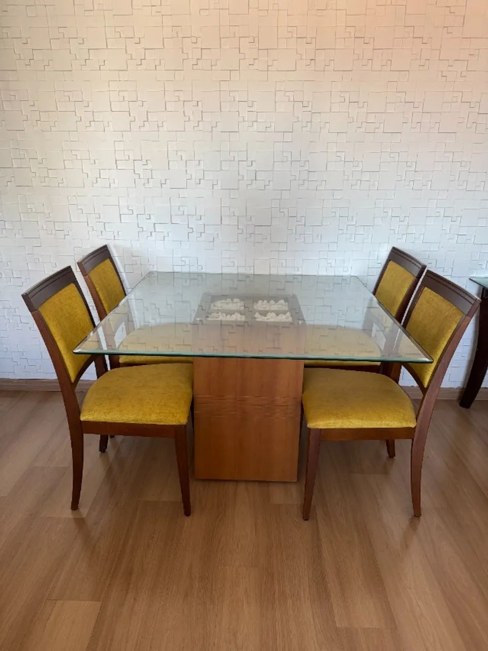 Mesa de jantar de vidro 4 cadeiras 