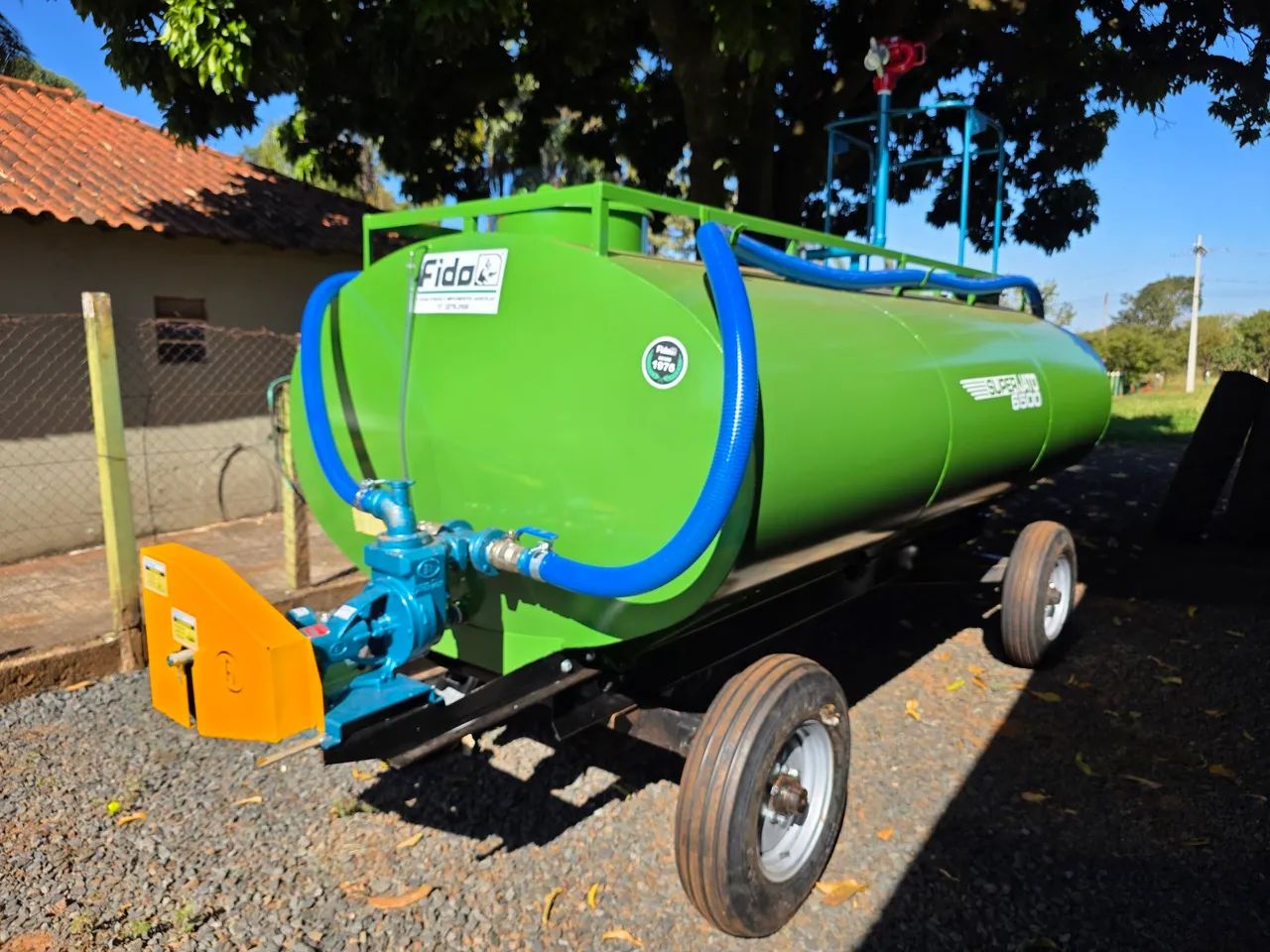 TANQUE PIPA COM KIT BOMBEIRO  - Foto 4