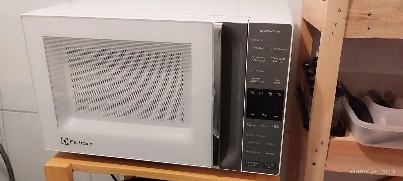 Micro-ondas Electrolux Efficient ME23B Função Manter Aquecido Desidratar Branco 23L - 220V