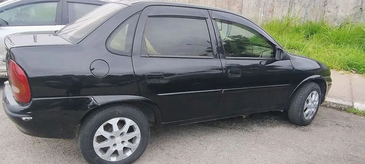 Corsa Sedan  - Foto 2
