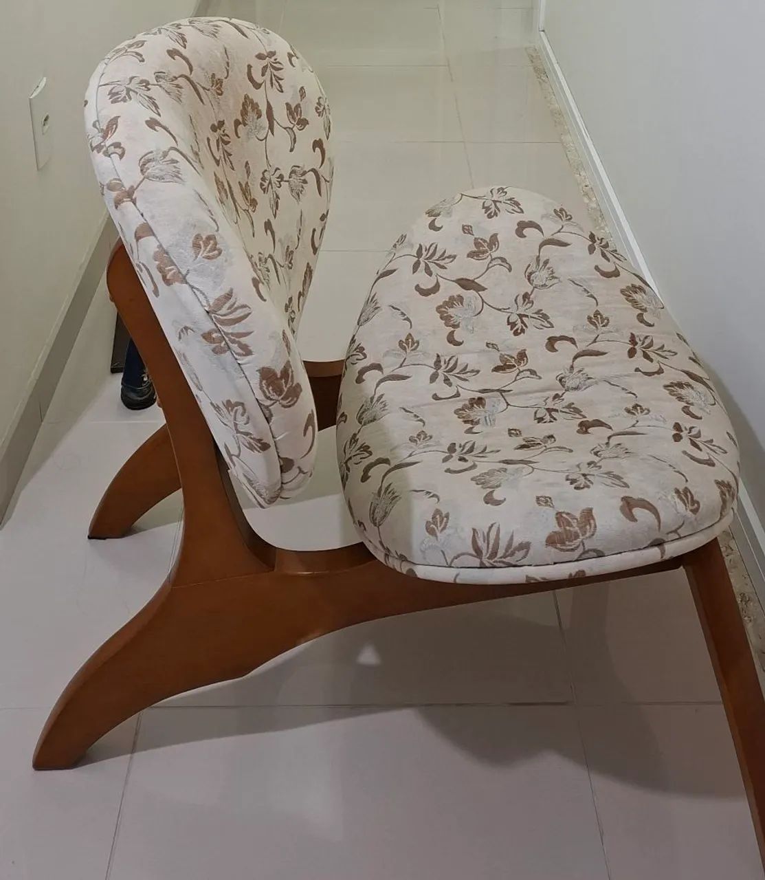 Poltrona usada baixa Floral Madeira - Foto 4