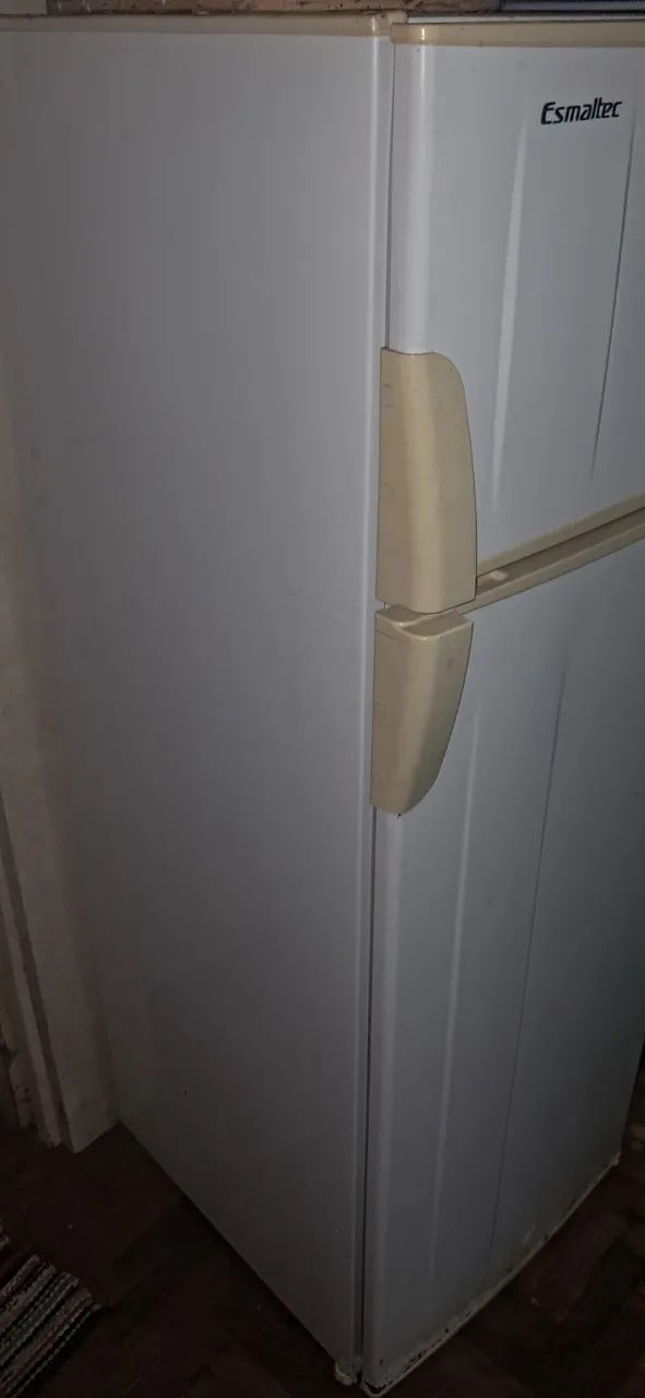 Geladeira e celulares com defeitos para consertar  - Foto 2