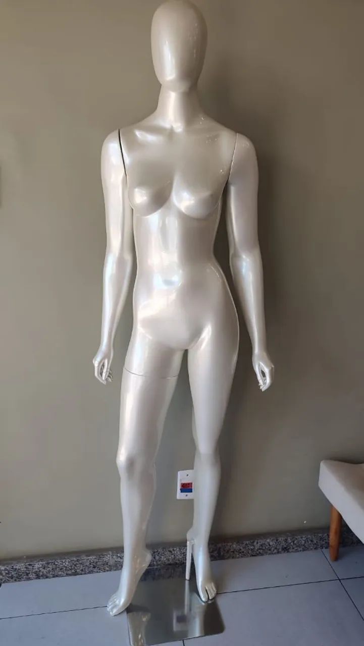Vendo manequins femininos