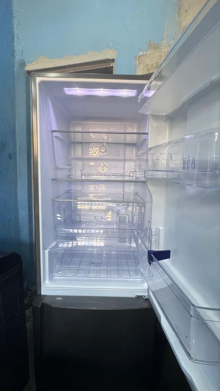 Geladeira fros free inversa inox semi nova - Foto 6