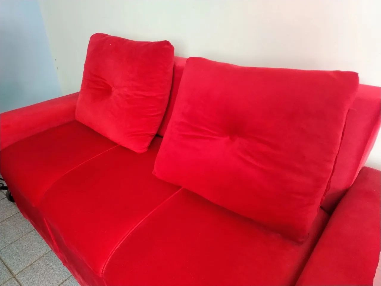 Sofá novo, poucos meses de uso.