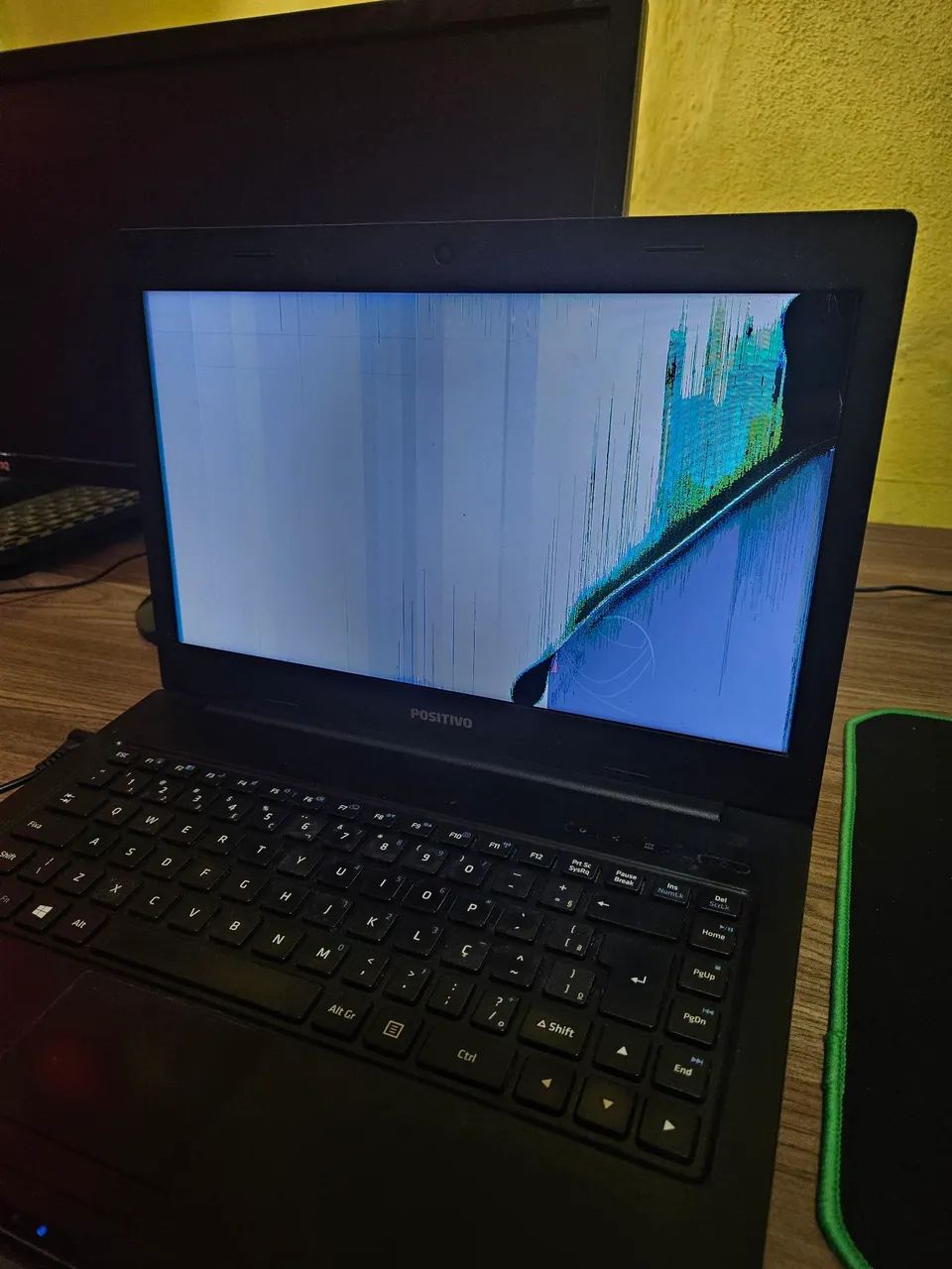 Notebook Positivo Unique S2065 (Tela Danificada)