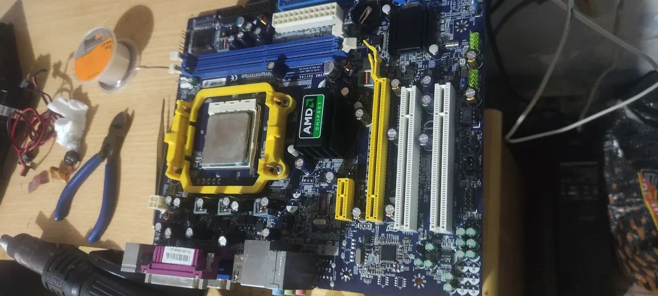 Placa mãe DDR2, com processador + 1gb ddr2 - Foto 3