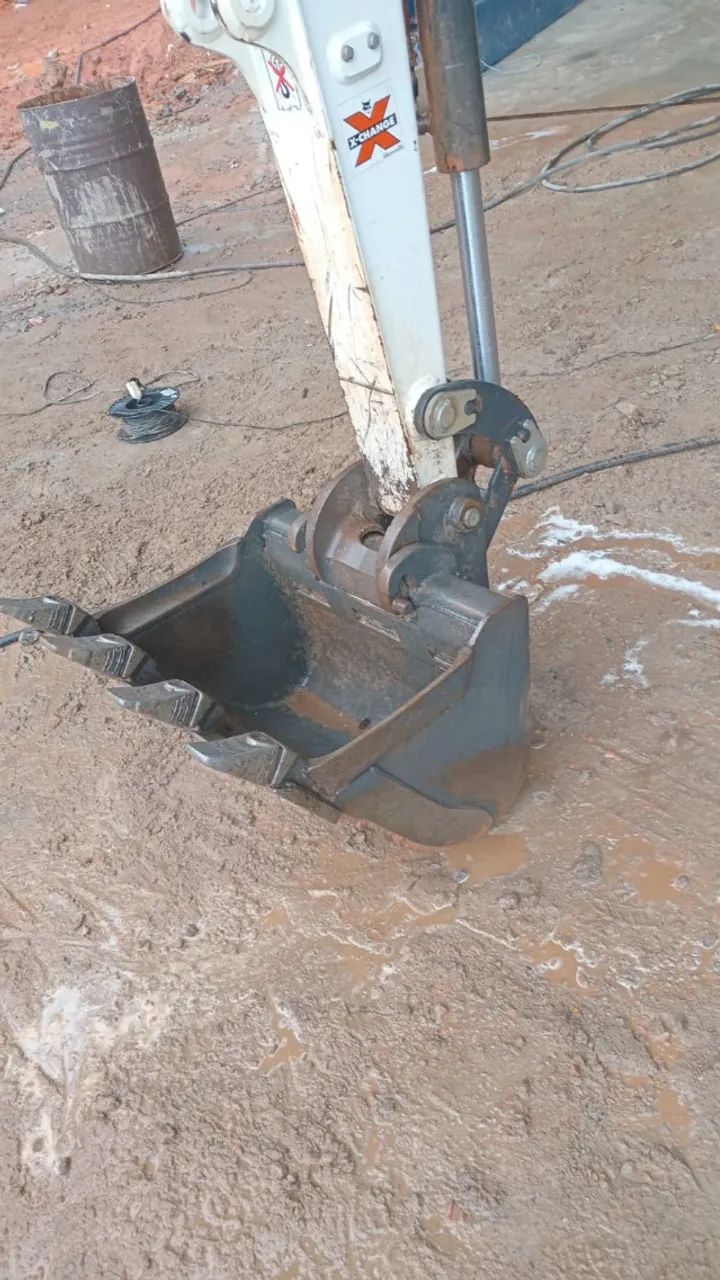 MINI ESCAVADEIRA BOBCAT E35Z - DIESEL - ANO 2025    - Foto 5