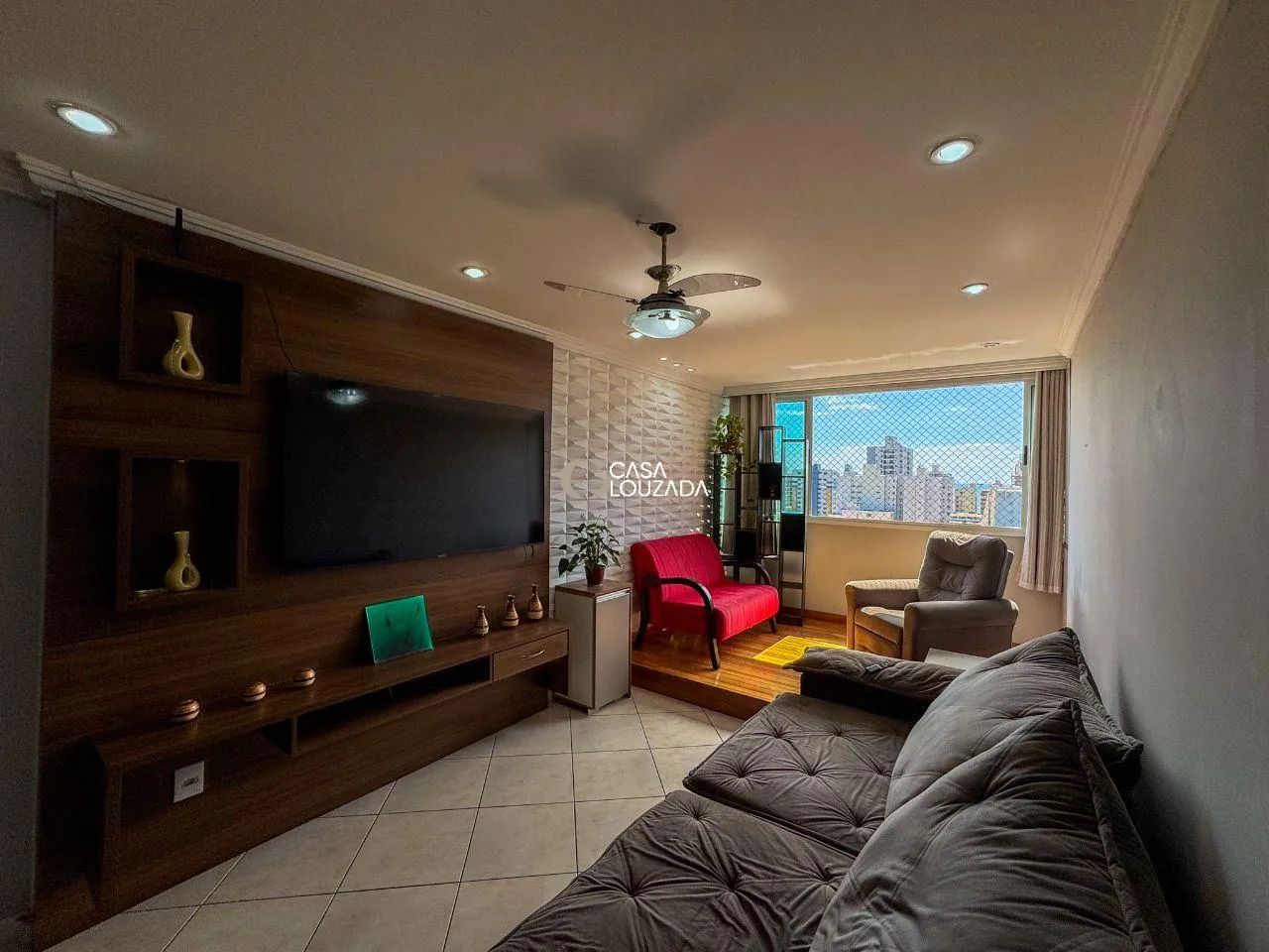Apartamento 03 quartos com 01 suíte na Praia da Costa