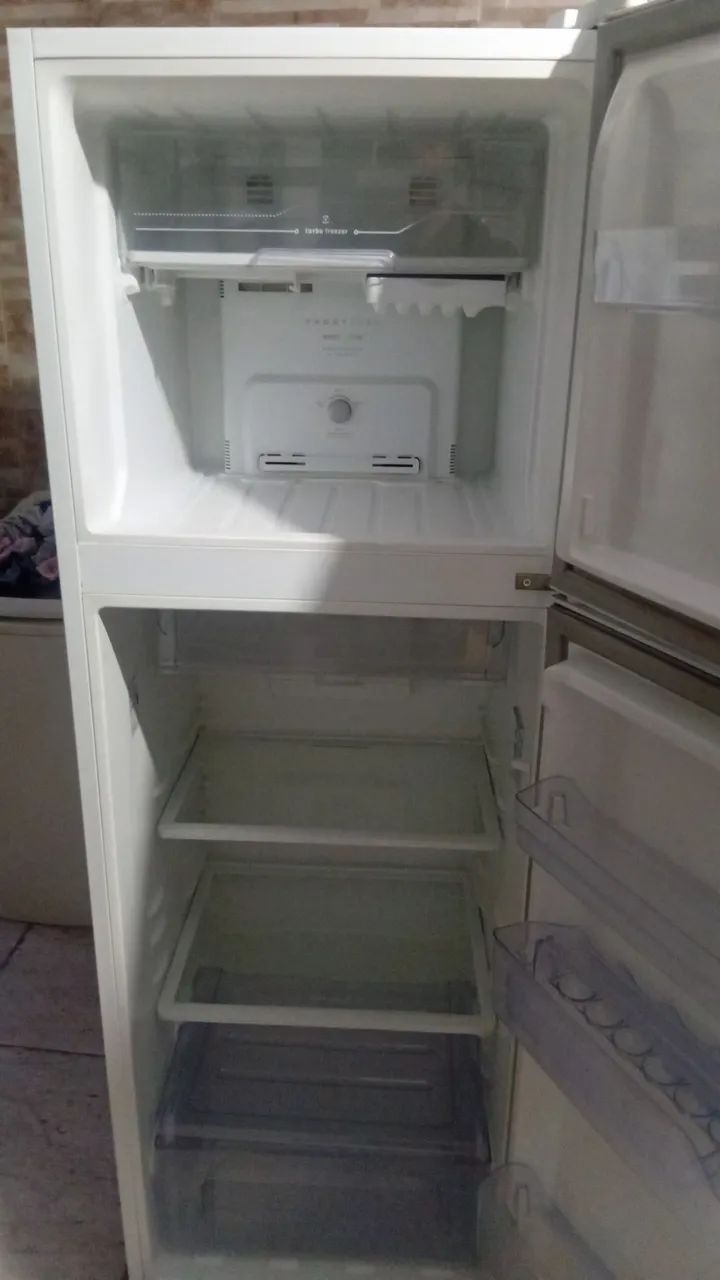 Electrolux DFN41 371L 127v 1300,00$ - Foto 2