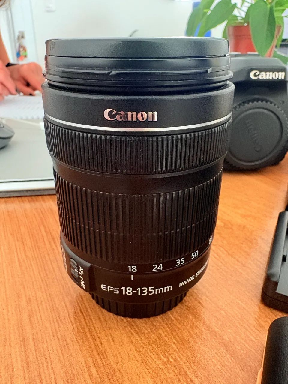 Canon EOS 80D ＋EF-S 18-135 IS USM キット Câmera Canon EOS 80D + Lente 18-135mm + Kit Completo - Câmeras e