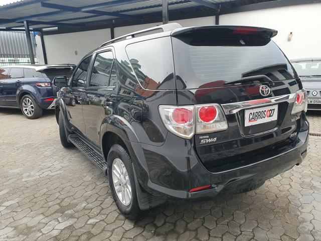 Hilux Sw4 4x4 diesel srv - Foto 6