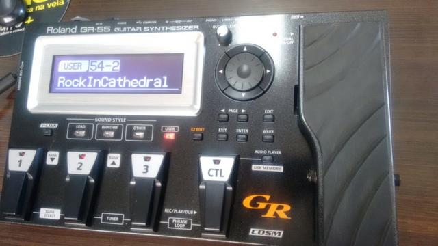 Pedaleira Roland GR-55 + Captador GK3 e cabo midi - * Imperdível