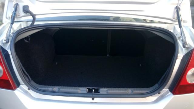 Ford fiesta sedan 1.6 flex 2004/05 completo - Foto 2