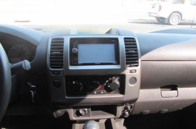 NISSAN FRONTIER 2011/2012 2.5 SE ATTACK 4X4 CD TURBO ELETRONIC DIESEL 4P MANUAL - Foto 17