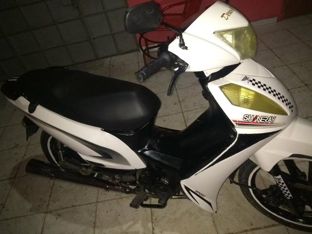 Moto toda revisada ela da 100