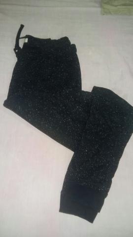 Calça de moletom cea usada apenas 2 vezes por 30,00 blusa P 10,00