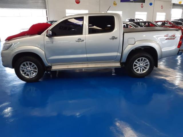 TOYOTA HILUX CD SRV D4-D 4X4 3.0 TDI DIESEL AUT 2015 - Foto 5