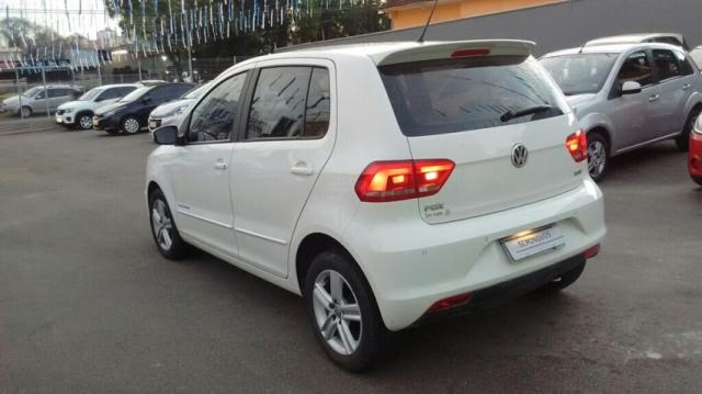 VOLKSWAGEN FOX COMFORTLINE 1.6 8V Branco 2015/2016 - Foto 3