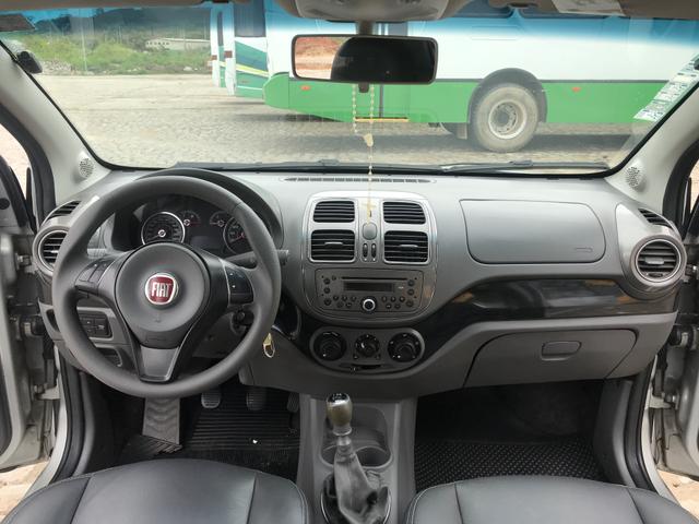 Grand Siena essence 1.6 2014 flex 16v - Foto 14