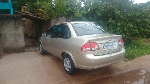 Chevrolet/classic ls bege