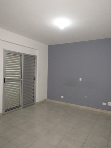 Apartamento com 2 quartos para alugar por R$ 950.00, 70.00 m2 - VILA MORANGUEIRA - MARINGA - Foto 4