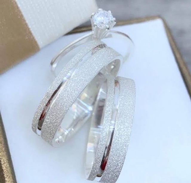 Alianças Diamantadas prata 925 , 100%  - Foto 4