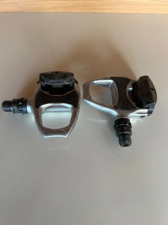 Pedais Speed Shimano R540 - Foto 2