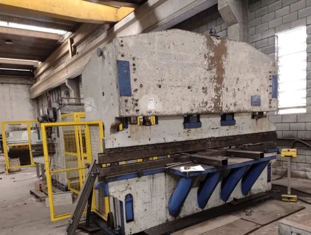 PRENSA DOBRADEIRA HIDRAULICA FEVA 3500X250 TONS