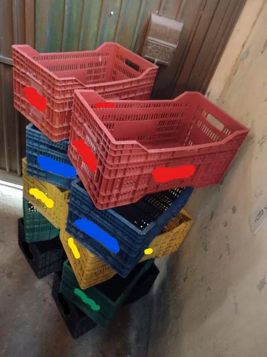 Caixa Plástica Seminova - Foto 2