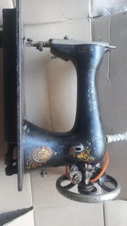 Máquina antiga   singer  - Foto 3